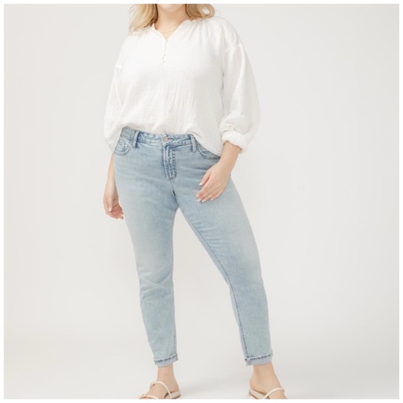 SILVER • Girlfriend Skinny Leg Mid Rise Jeans - Picture 3 of 8